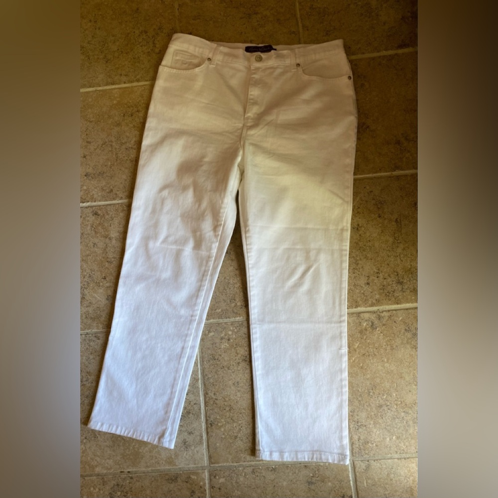 GLORIA VANDERBILT Classic Amanda White Straight-Leg High-rise Jeans, Size: 16P